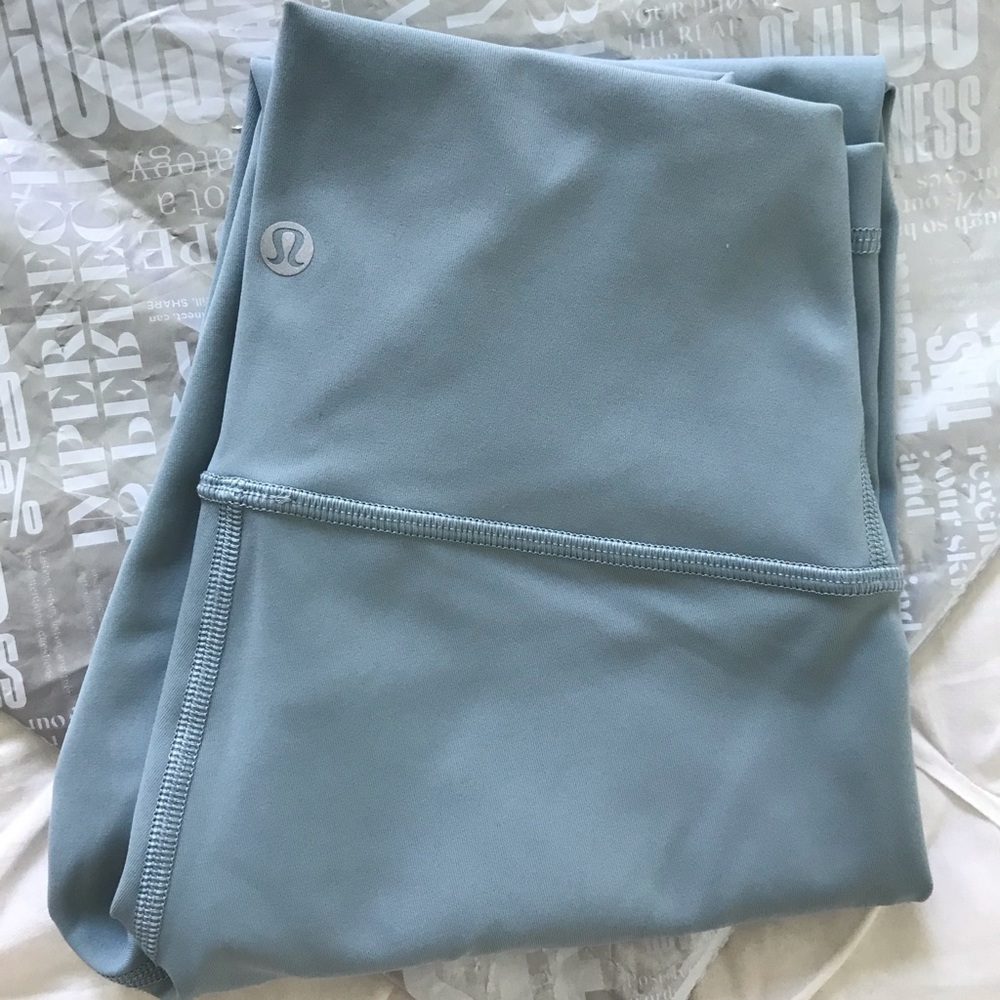 SOLD❌ do not buy NWOT Wunder Under FLux chambray 4